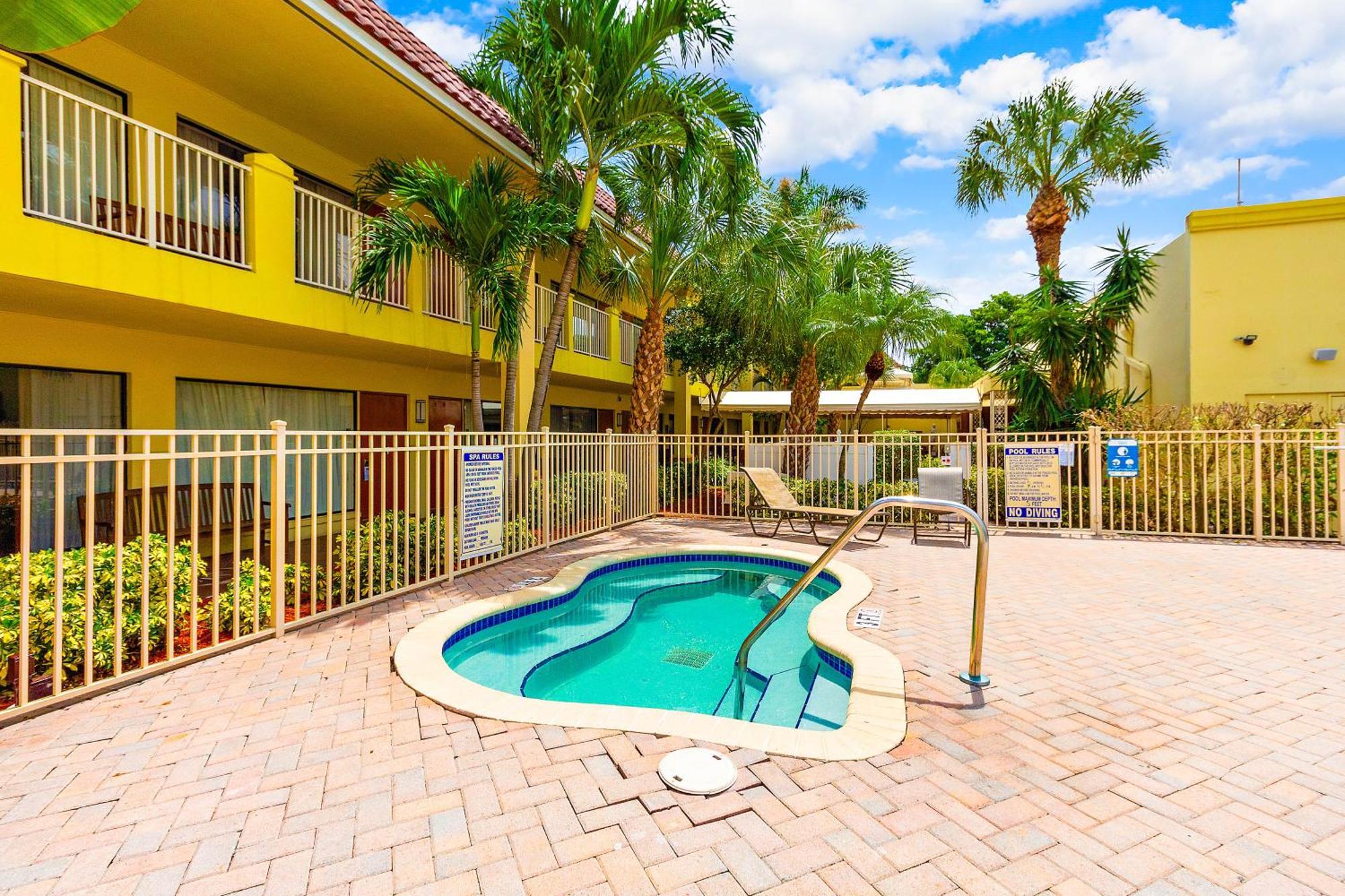 Oasis Boca Raton Hotel Exterior photo